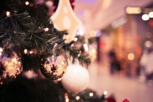 christmas-tree-in-shopping-mall-picjumbo-com