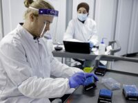 Styrelsen for Forsyningssikkerhed: Hurtigtest genindføres, og PCR-test opskaleres