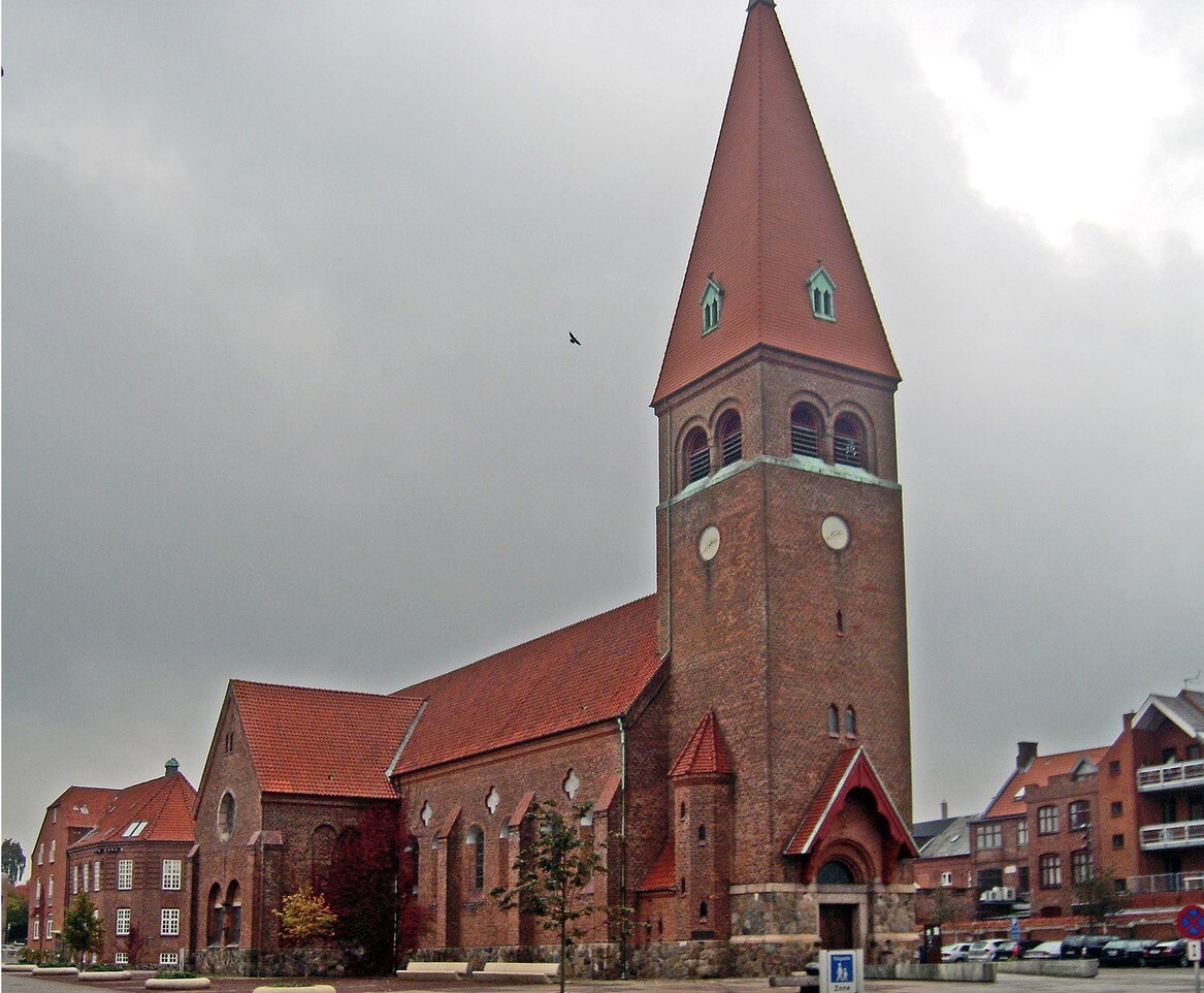 Holstebro Kommunes kirker er nu på Danmarks nationalleksikon